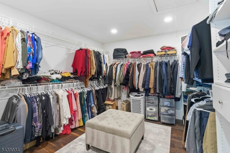Walk in Closet