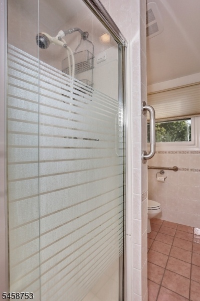 Second floor Bath with Shower