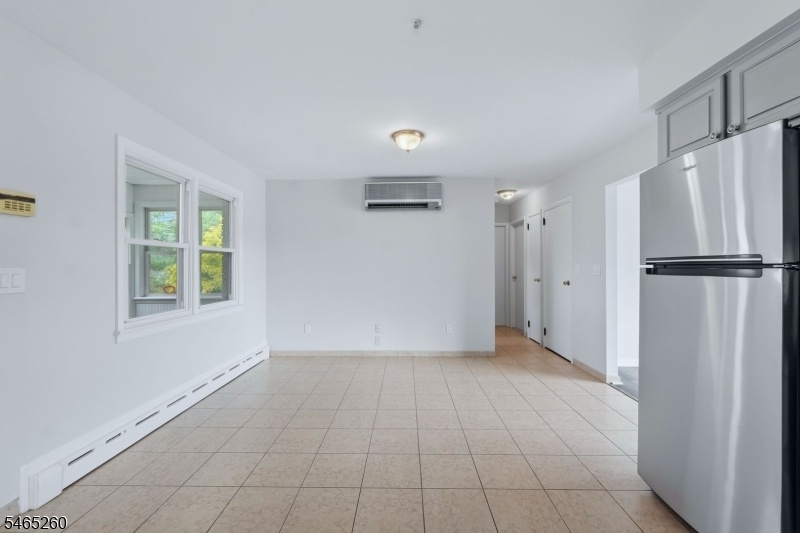 Eat-In-Kitchen (unit 1)