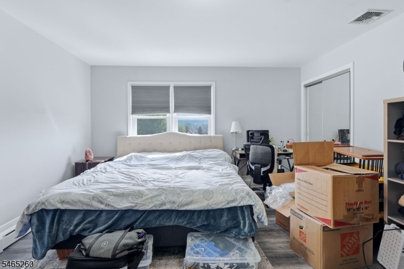 Bedroom 1 (unit 2)