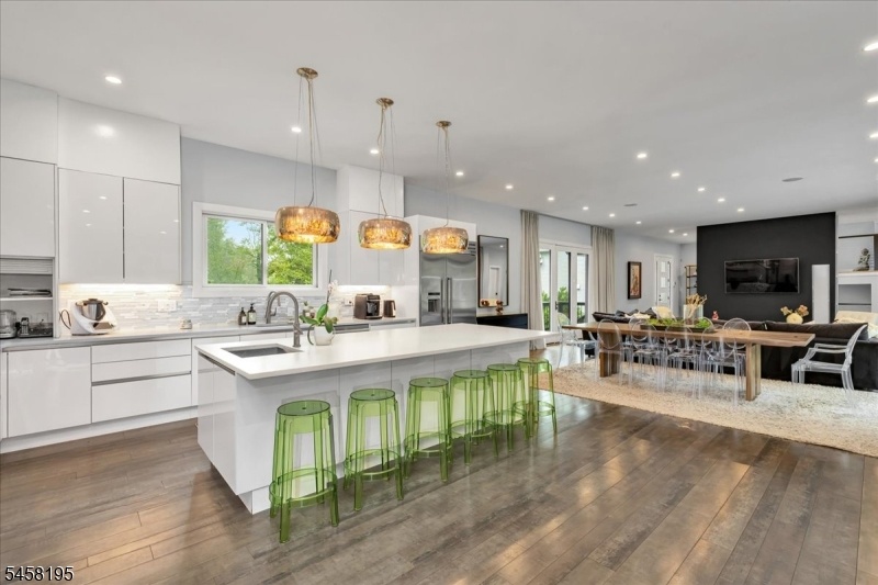 Kitchen to LR