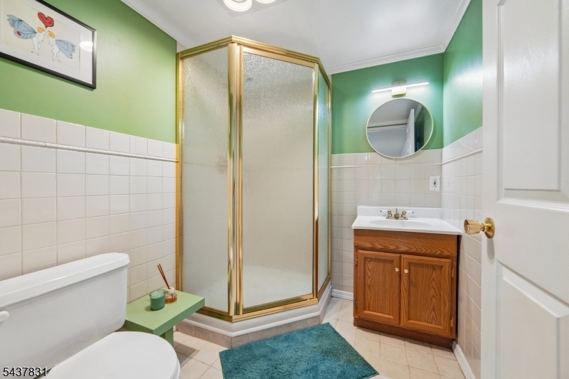 Lower Level Full Bath