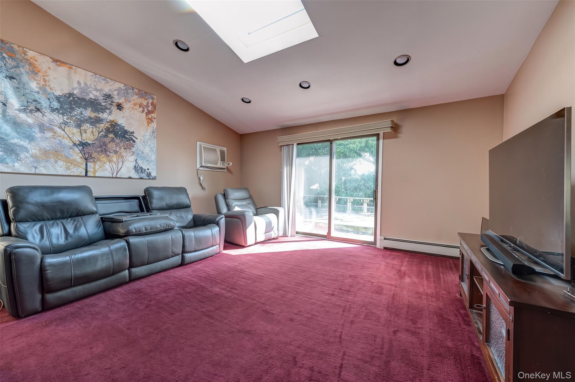 Huge Formal Living Room with 15' extension