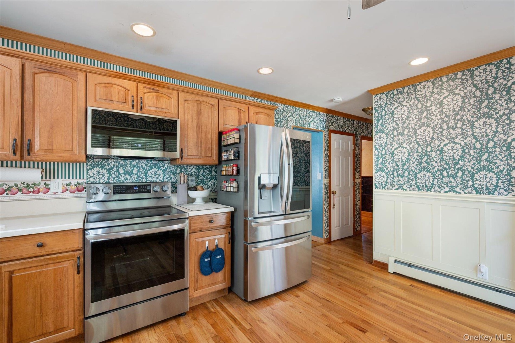 Eat In Kitchen