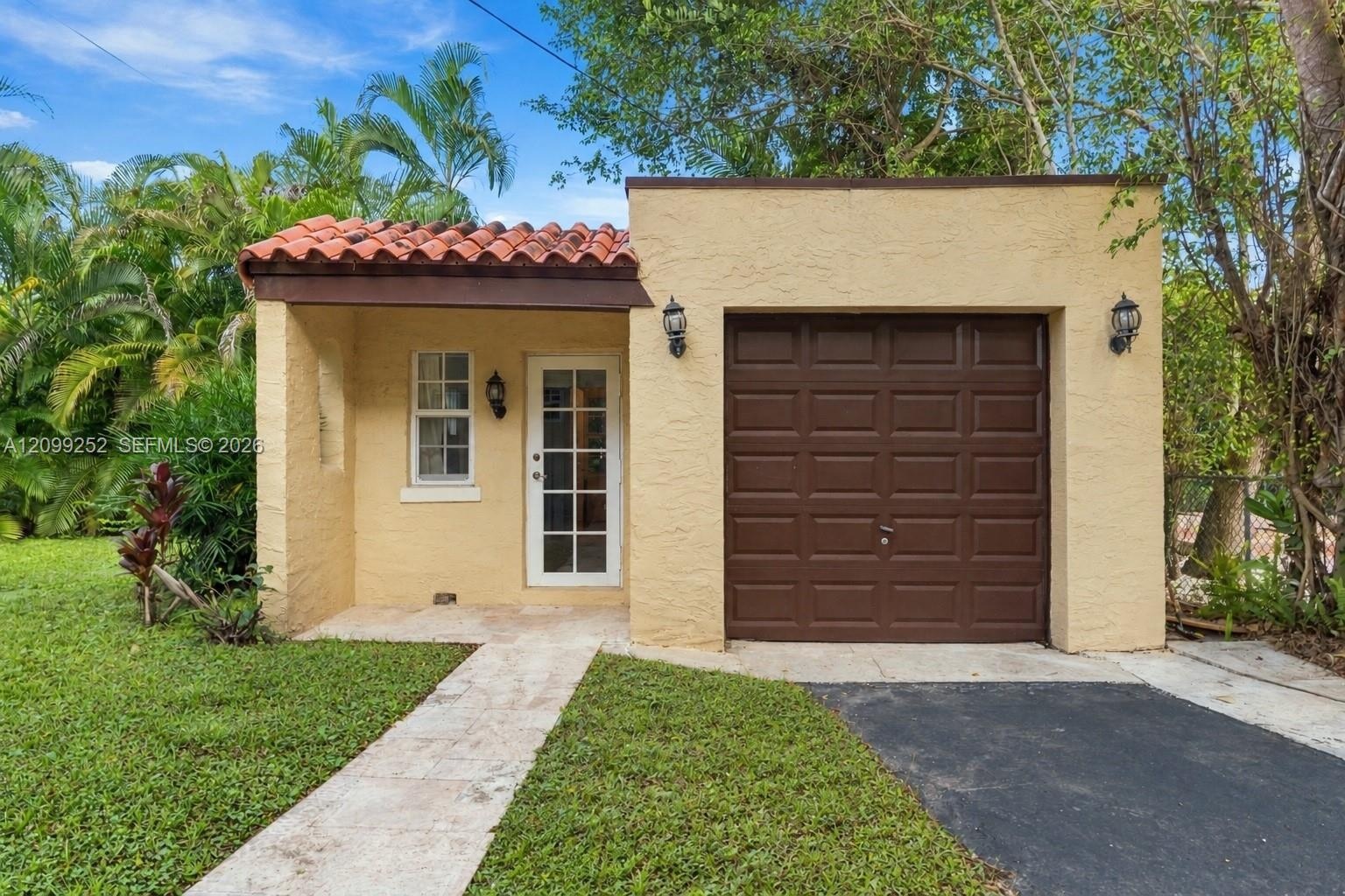 Separate Detached Guest House with Full Bathroom