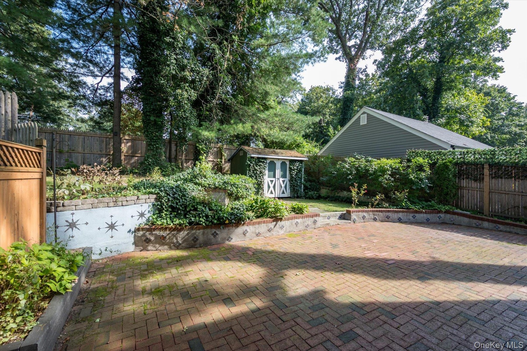 Patio/Yard