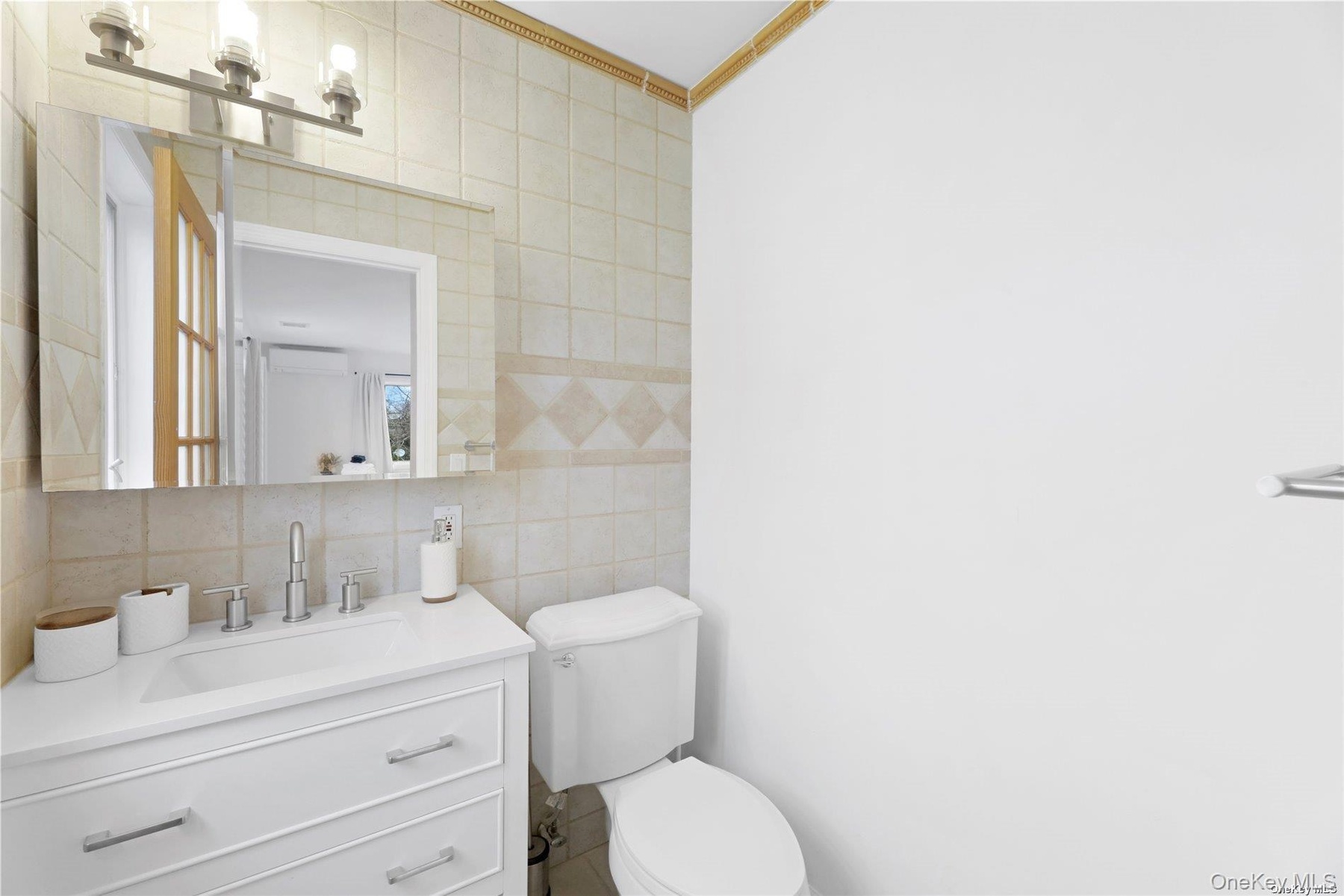 En-Suite Half Bathroom