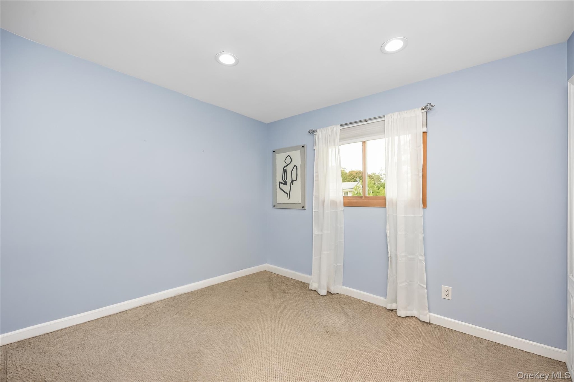 *Bedroom was cleared virtually