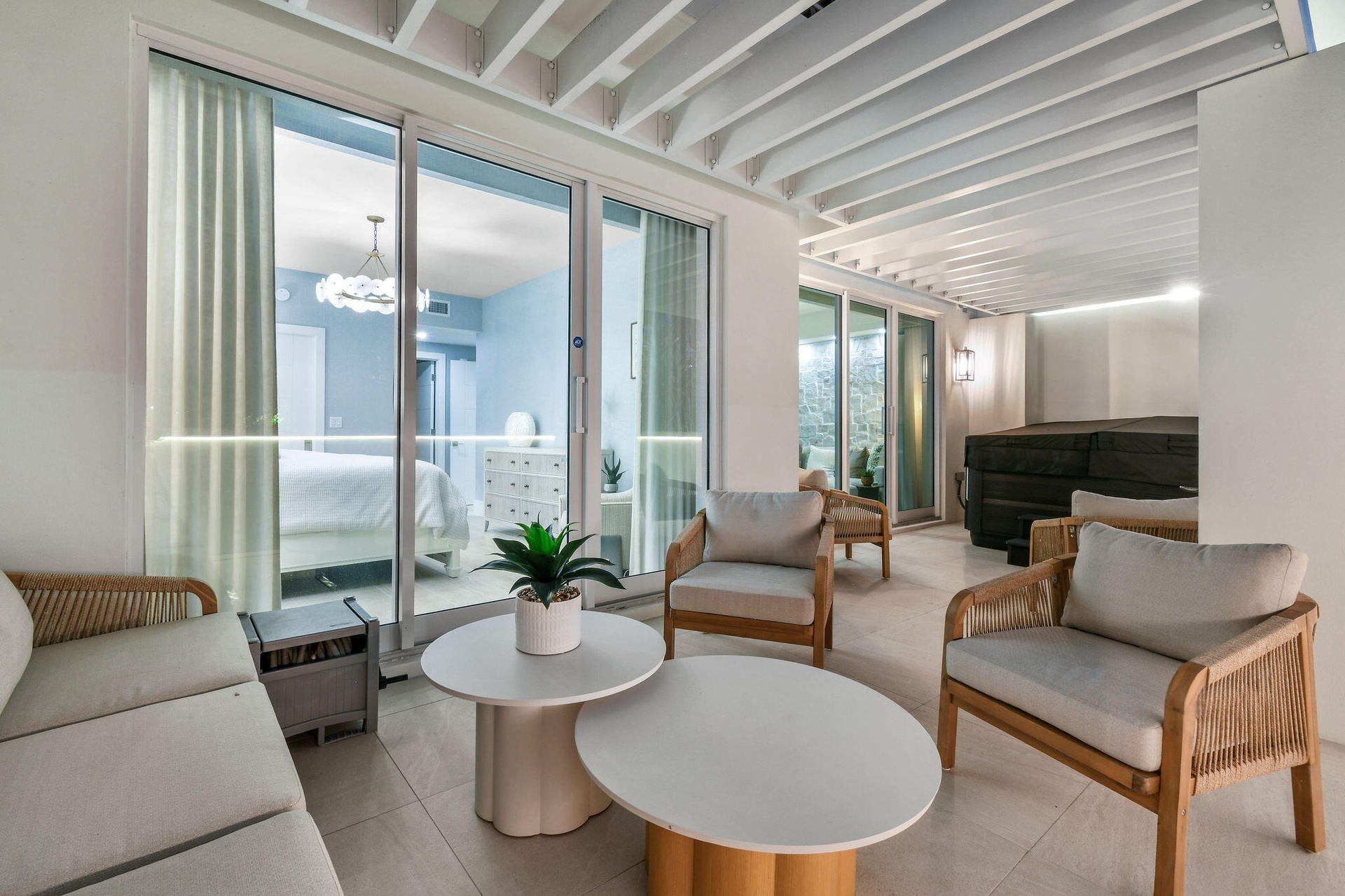 Terrace with Your own personal Hot Tub