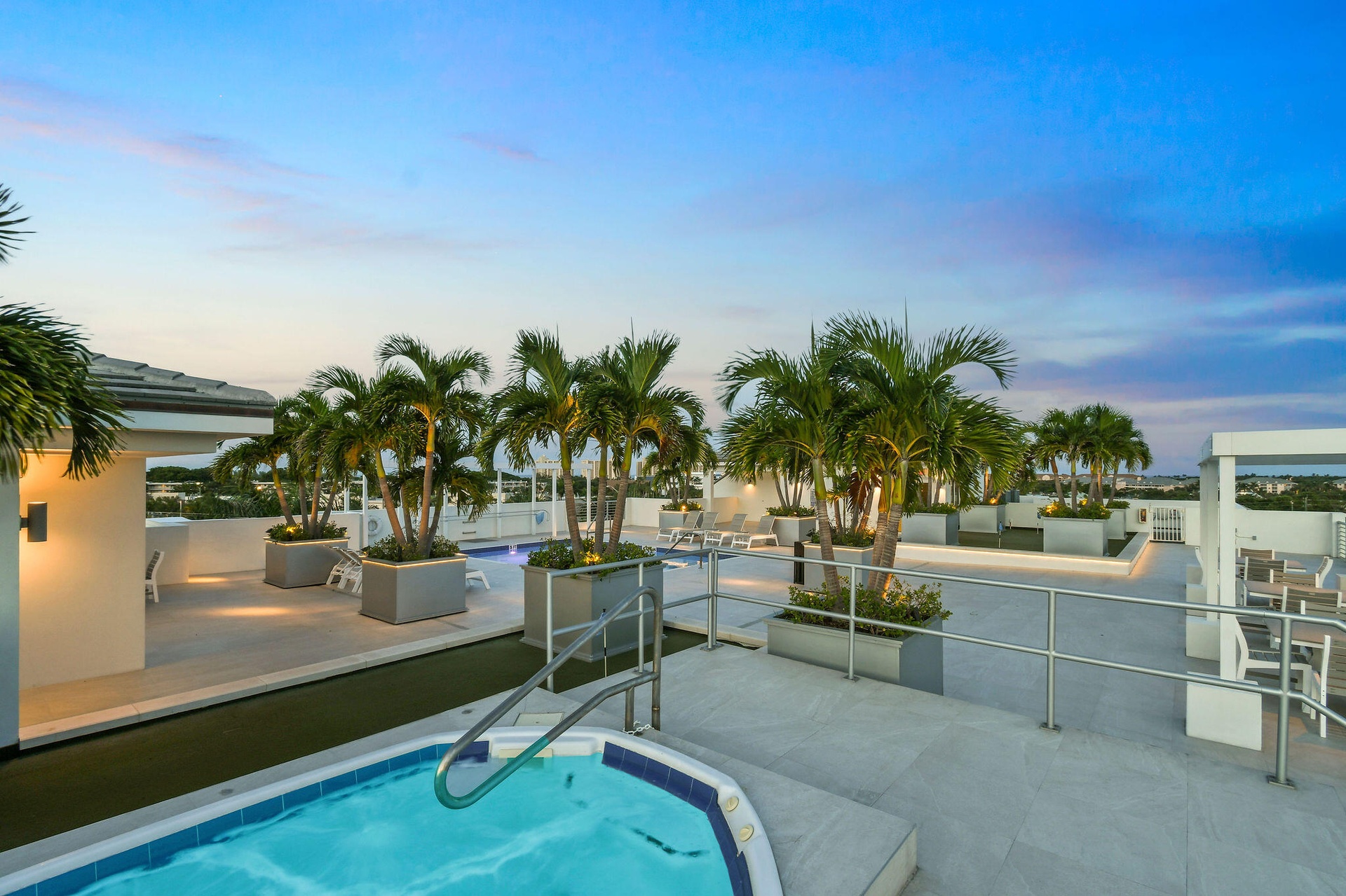 Rooftop Pool, hot tub and summer kitchen