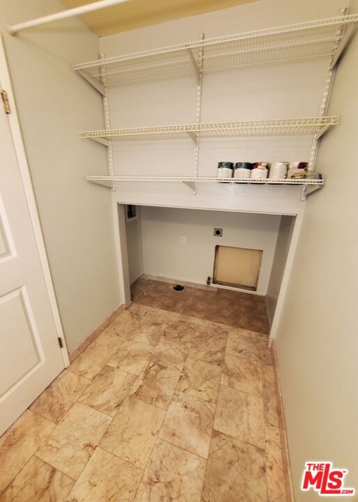 Landry area - Powder Room