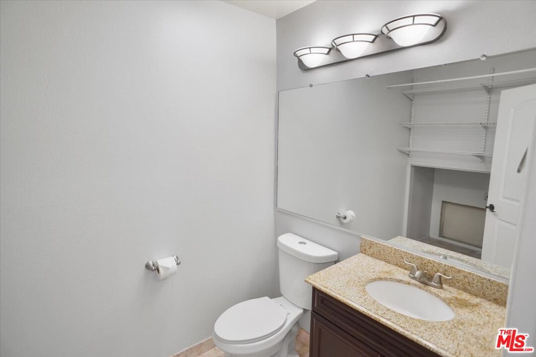 Guest Bathroom downstairs
