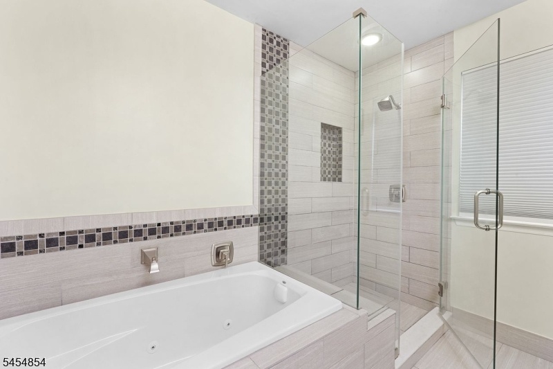 Jetted Tub & Stall Shower