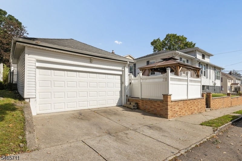 2 Car Garage