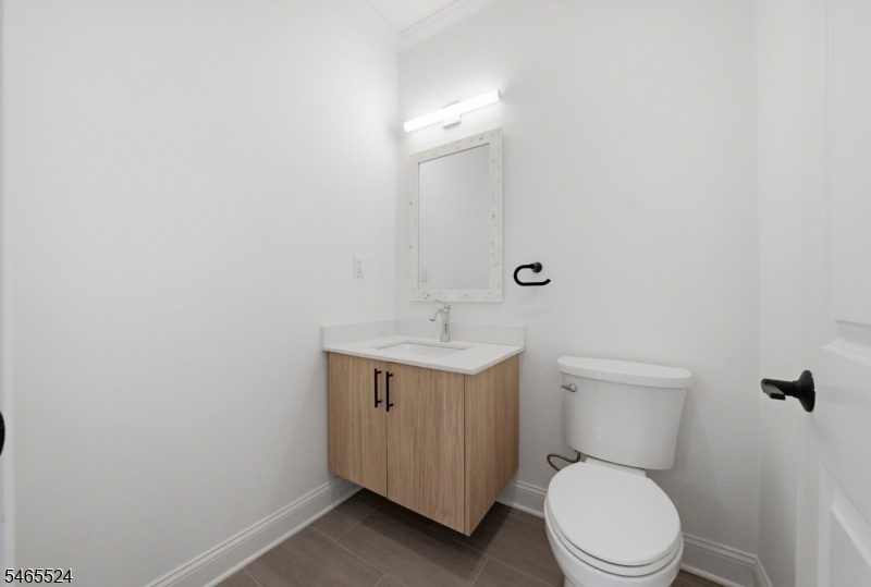 Standard powder room