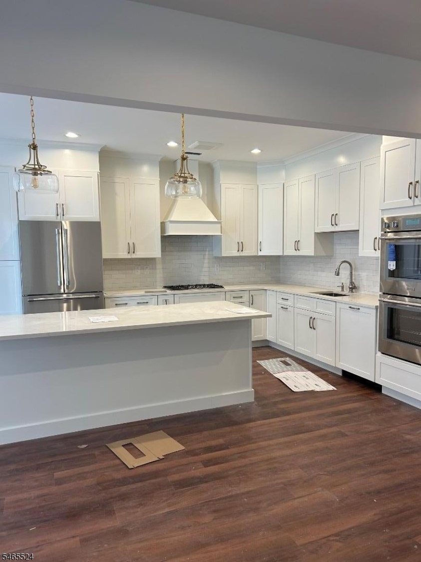 WHITENQUARTZ COUNTERS