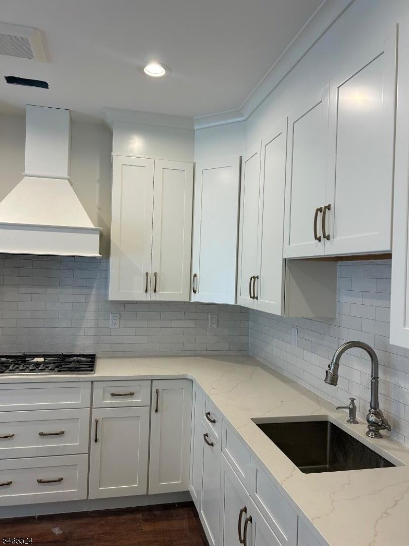 STANDARD KITCHEN