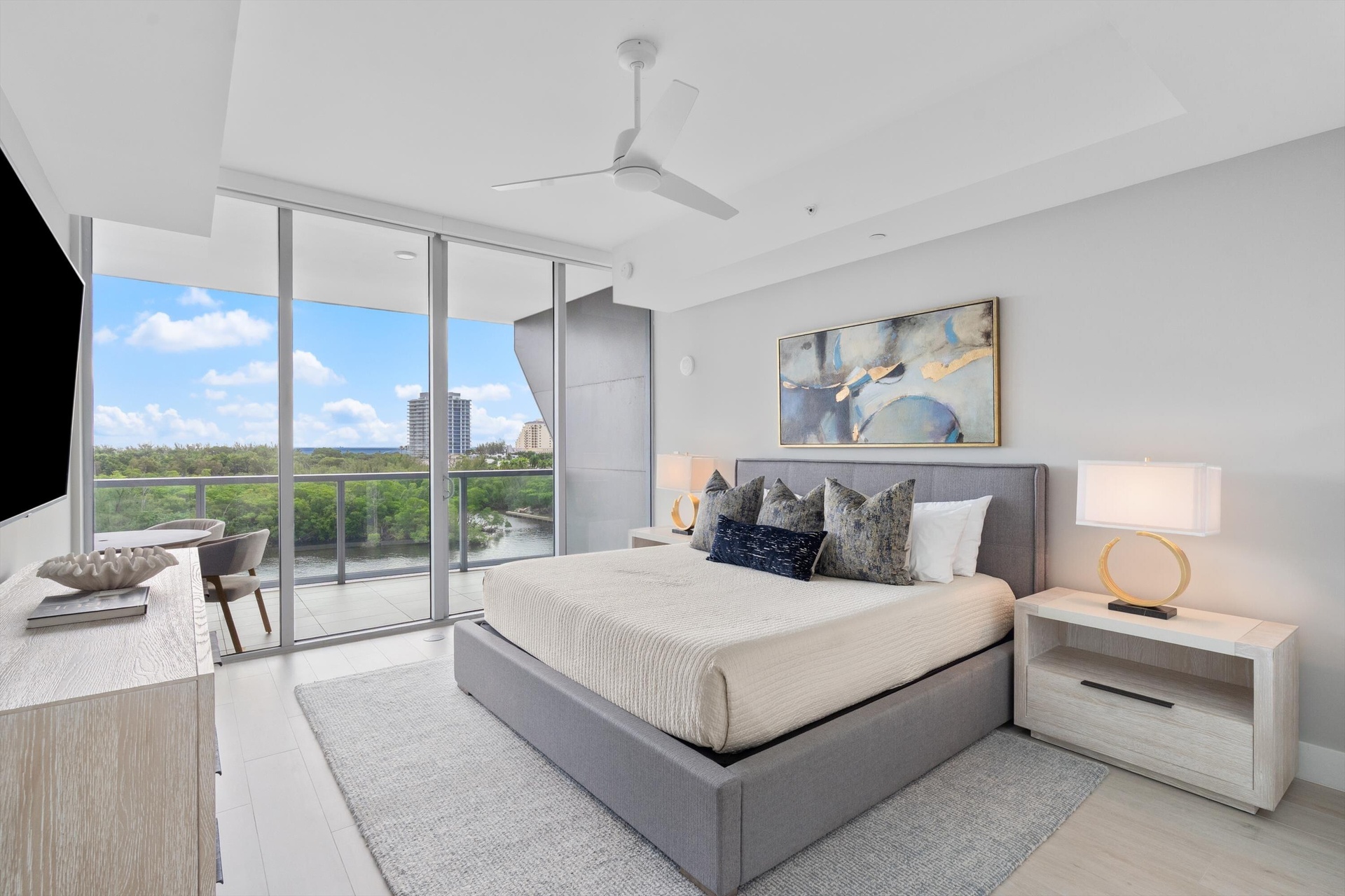 Guest bedroom