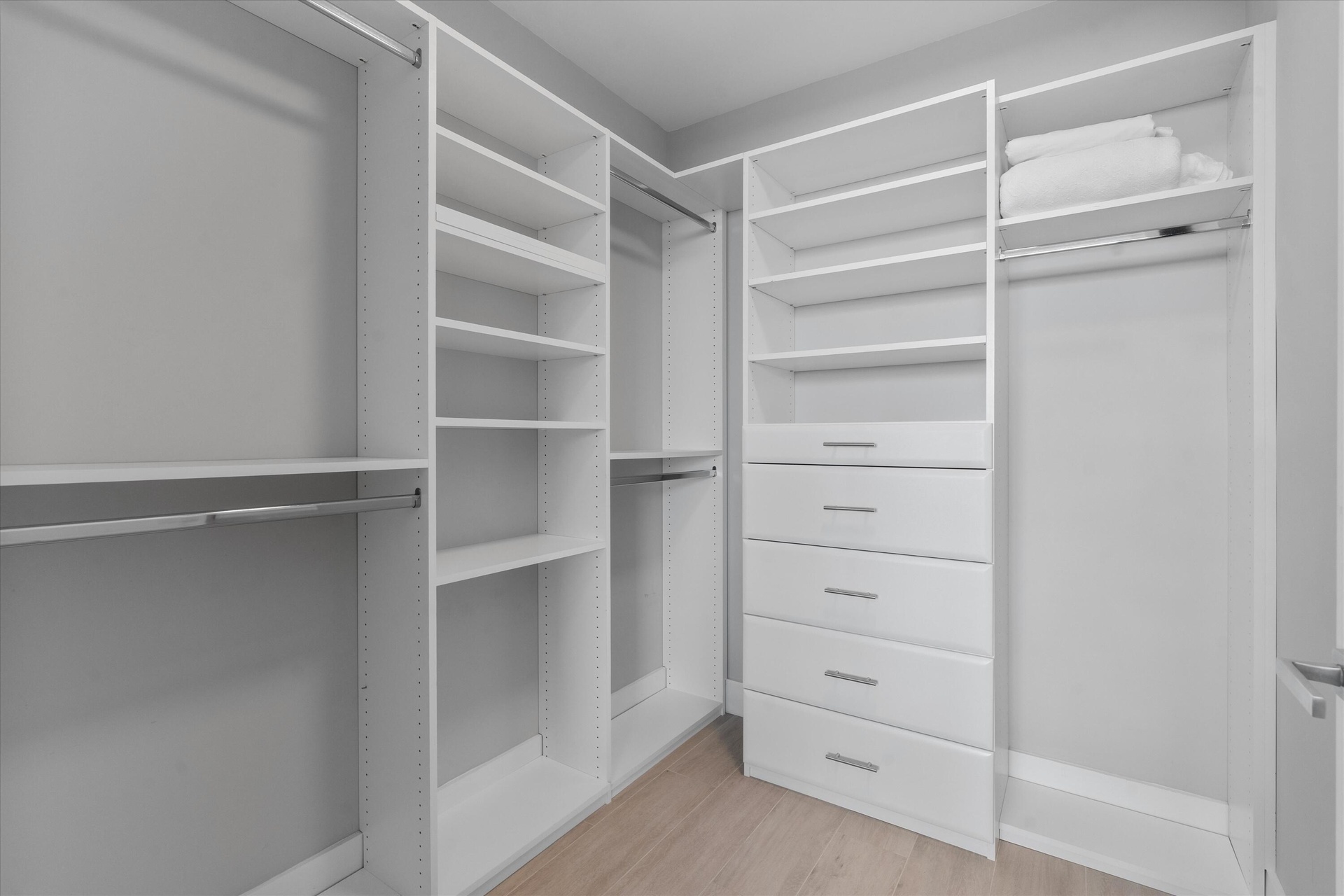 Guest bedroom closet