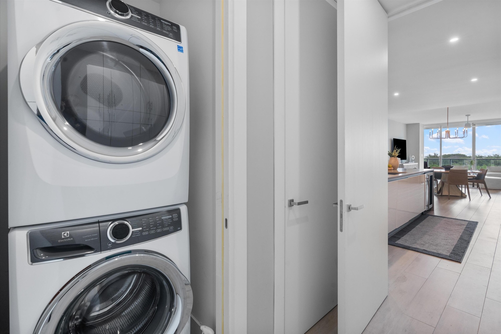 Pantry/Laundry