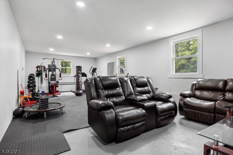 Garage/Gym