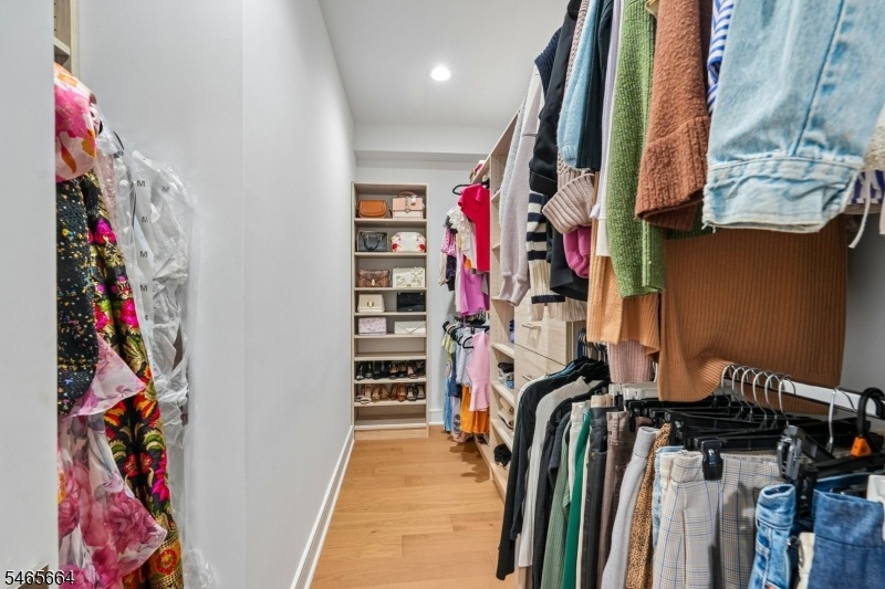 walking closet