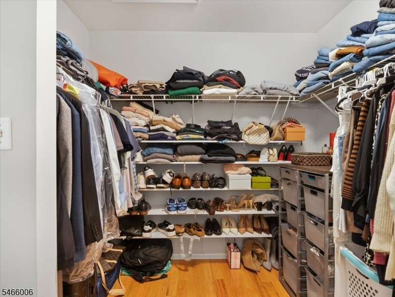 walk in closet