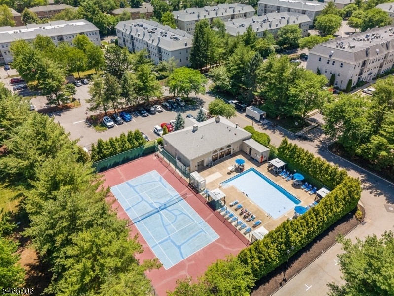 assoc pool/tennis/clubhouse