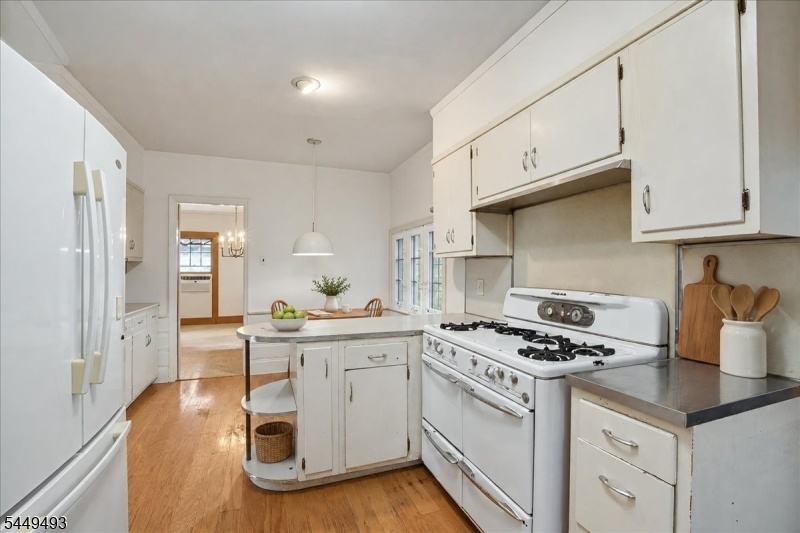 Kitchen Virtually Staged