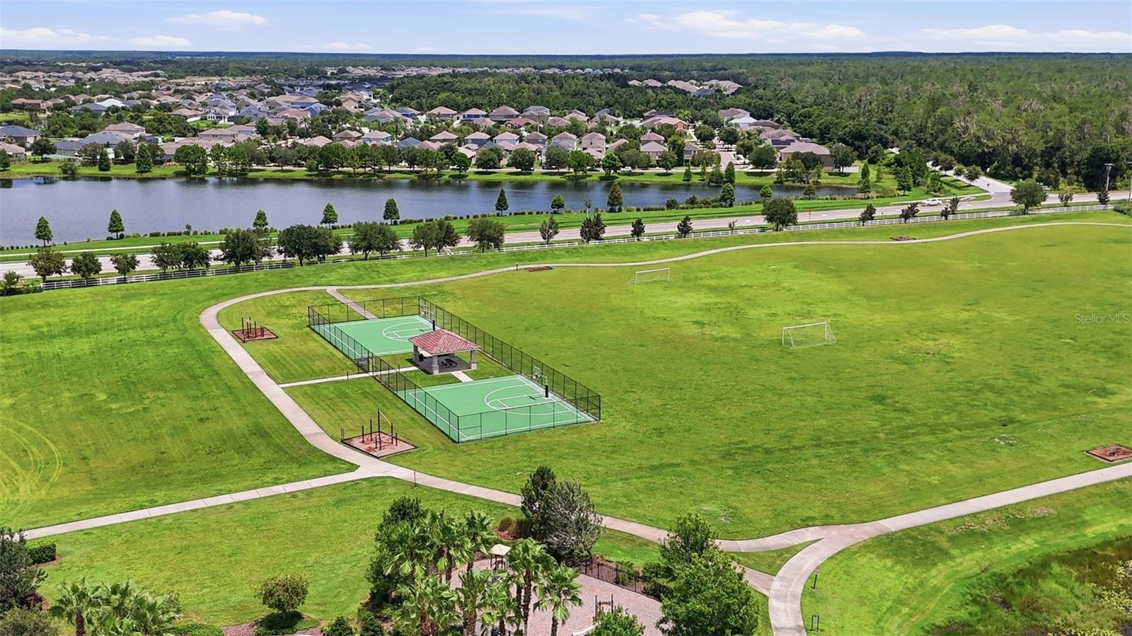 Community Walking Trail/Basketball