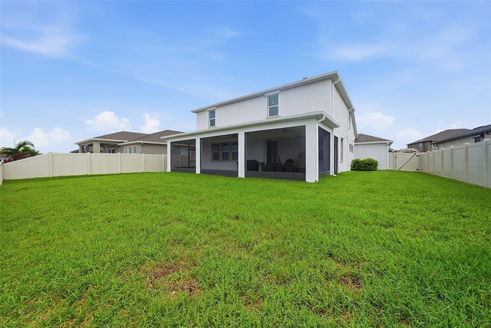 Large Fenced Yard