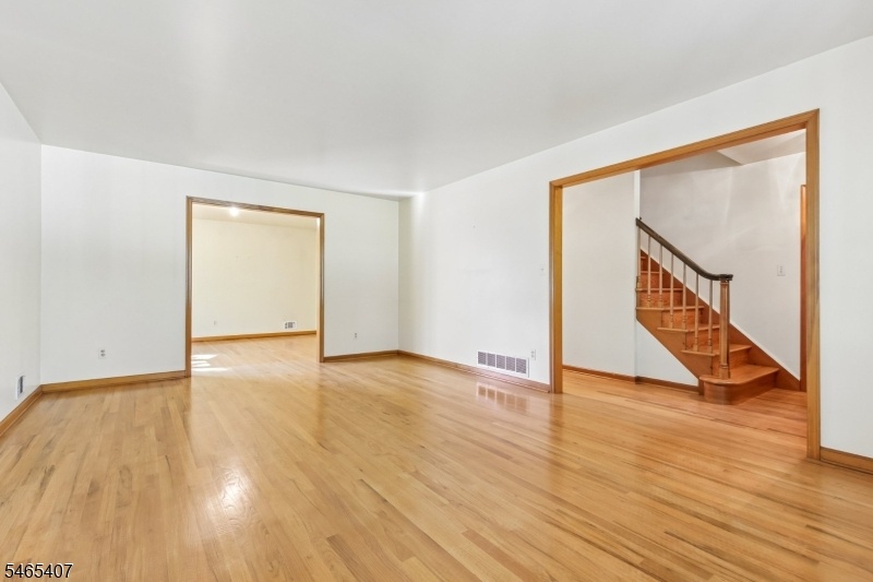 living room/ foyer
