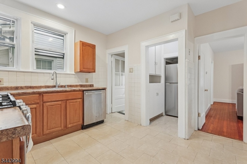 Unit 1 Eat-In-Kitchen
