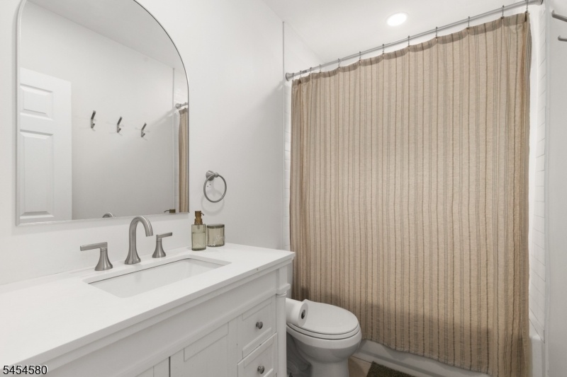 bathroom unit 1