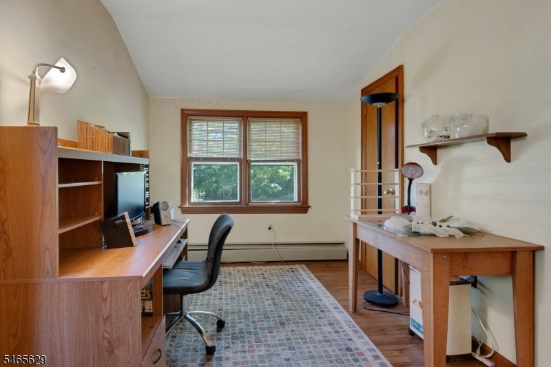 Bedroom/office