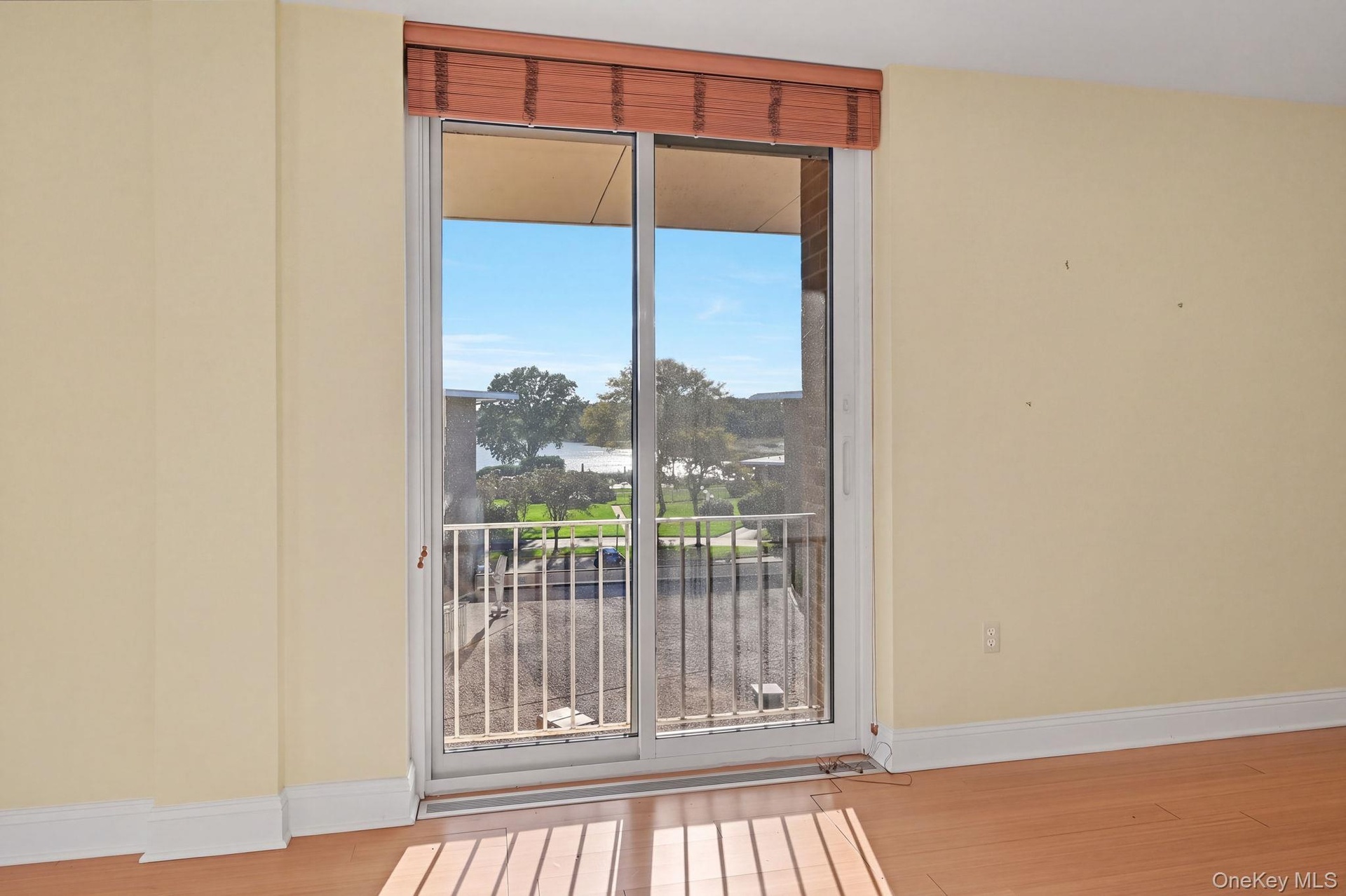Top Floor Bonus---Water views