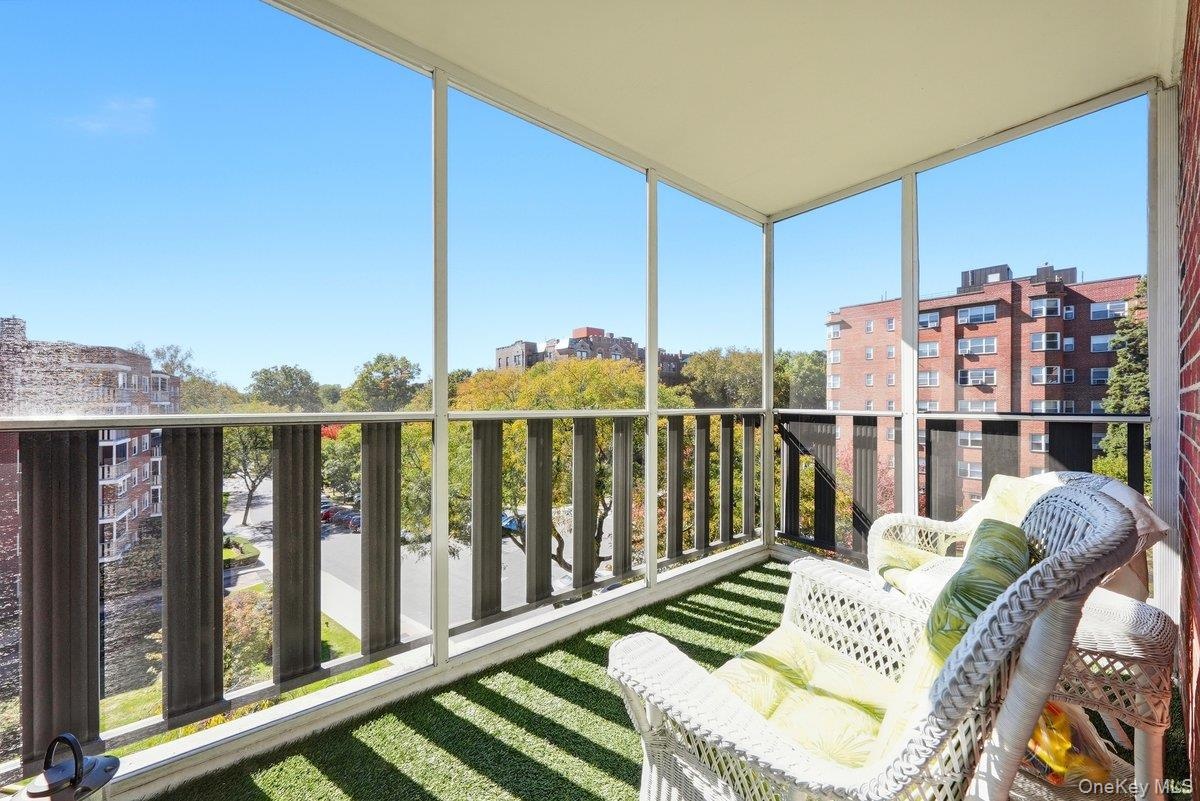 Screened -in- Balcony