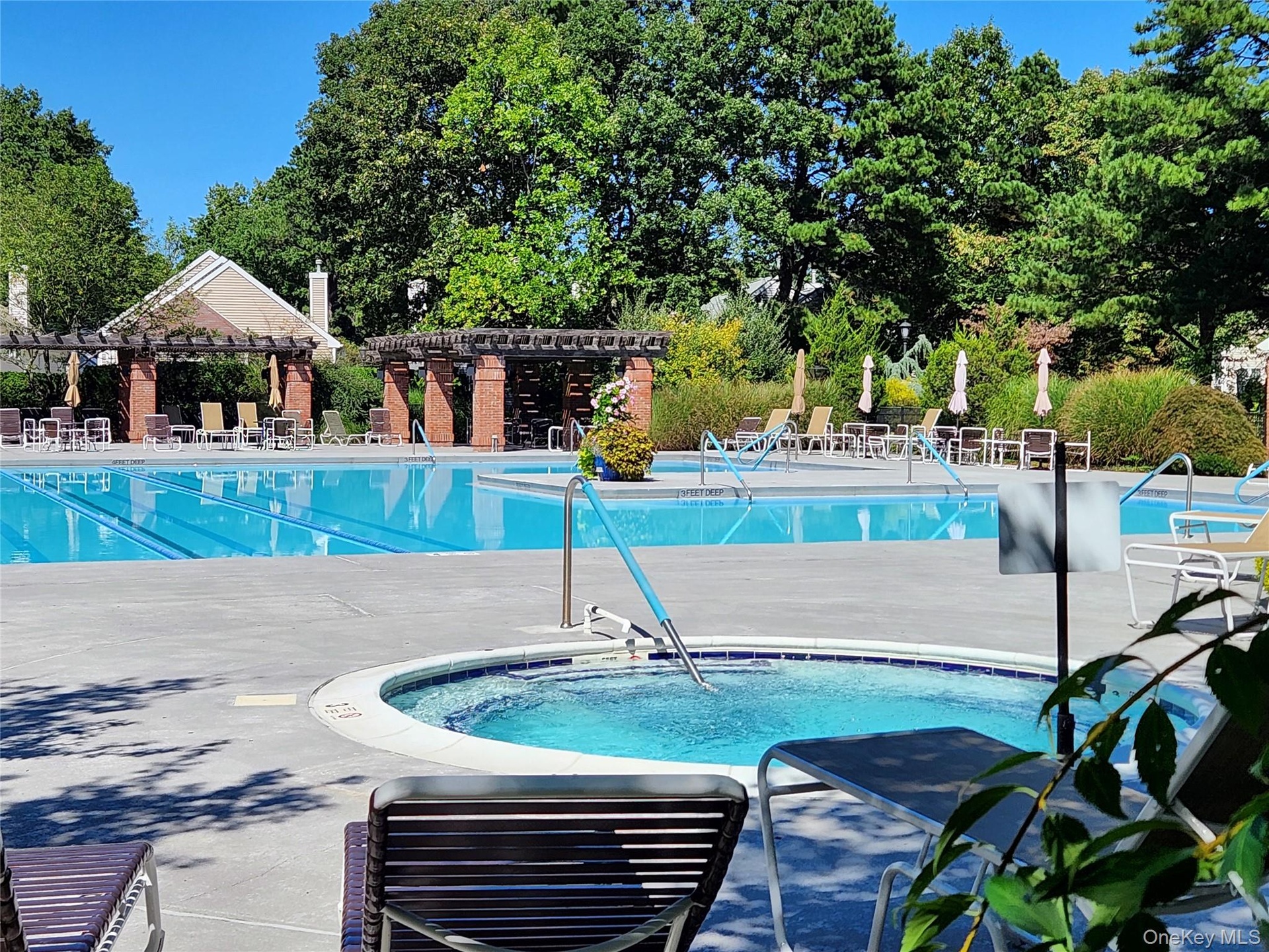 The Leisure Glen Community Pool & Hot Tub