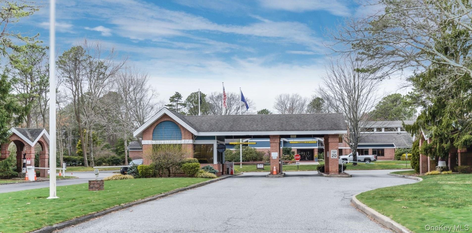 Gatehouse/24 Hour Guard Gated Entrance To Leisure Glen