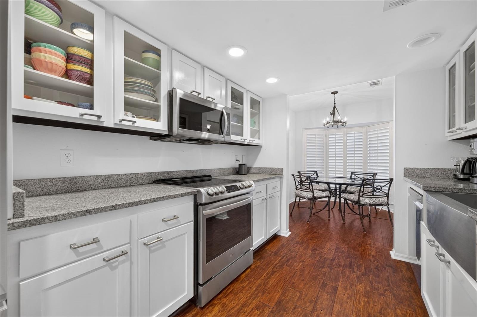 KITCHEN + BREAKFAST NOOK
