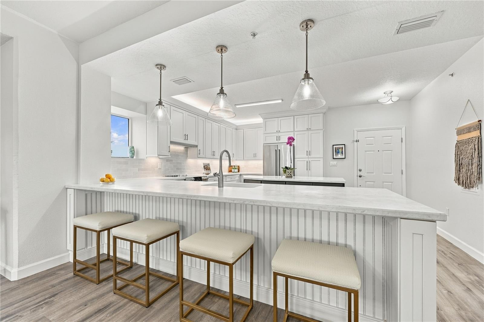 Kitchen Breakfast Bar with Ample Seating