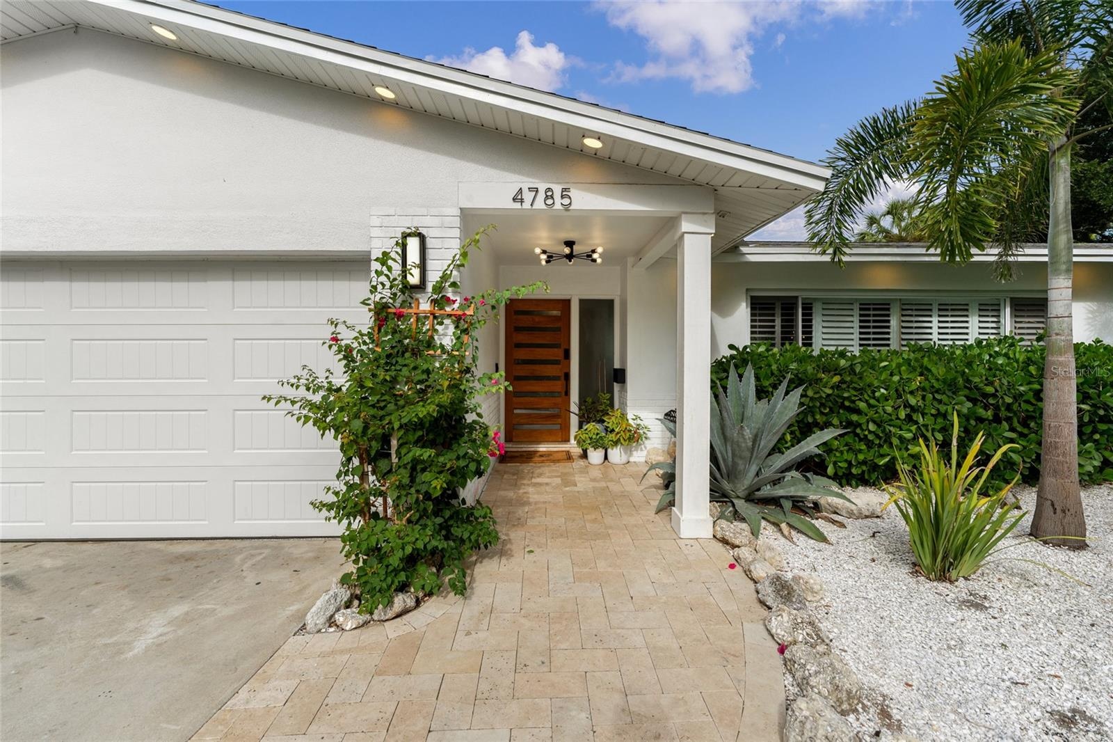 Gorgeous Front Entry