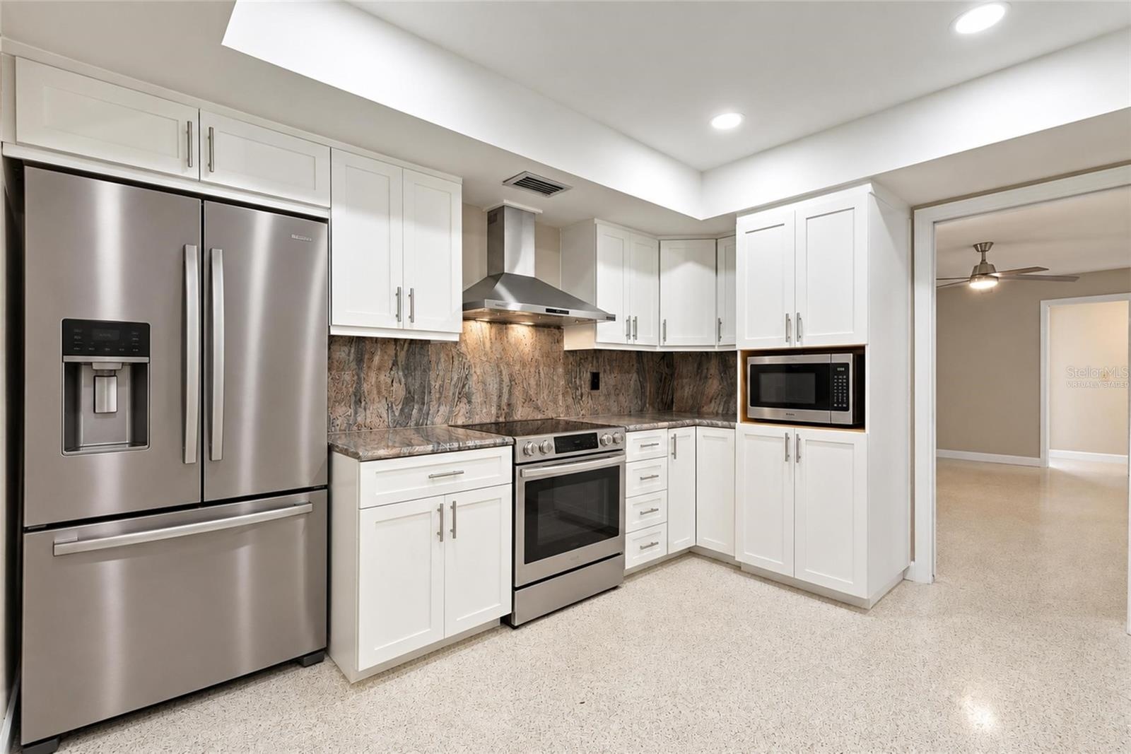 Virtually Staged - seller offering appliance credit