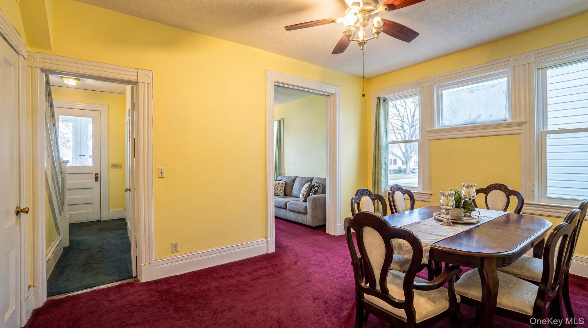 Dining room (main level)