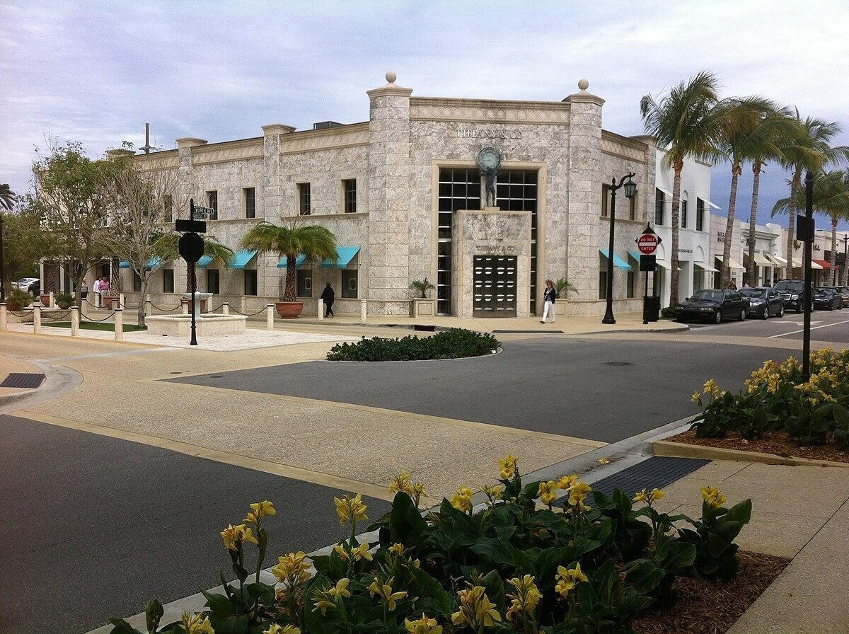 The World Famous Worth Ave shopping district in Palm Beach is nearby