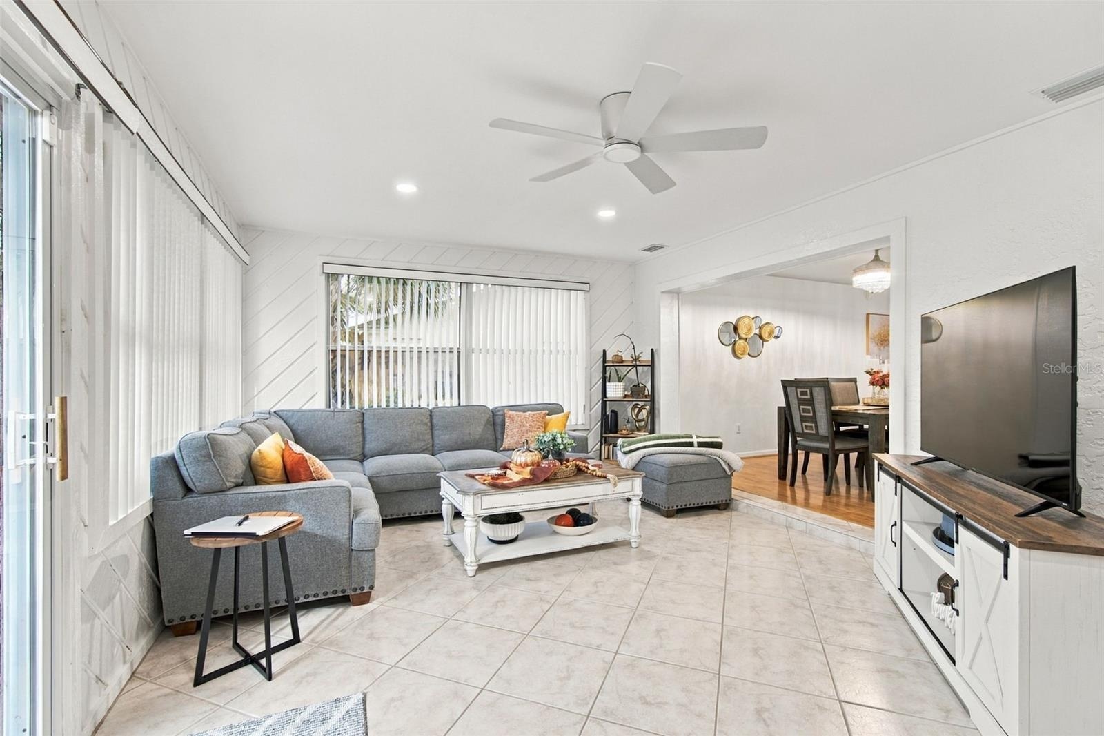 DEN/FLORIDA ROOM/ BONUS ROOM