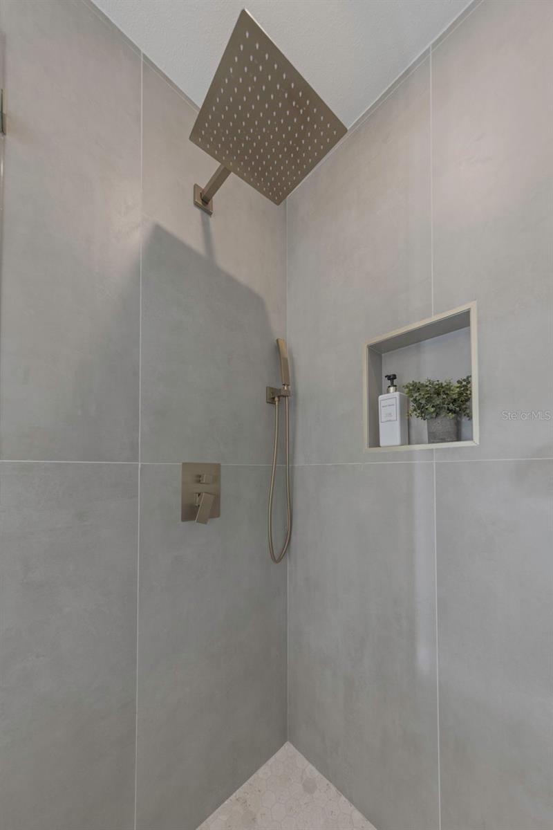 Private In Law Suite - Bathroom