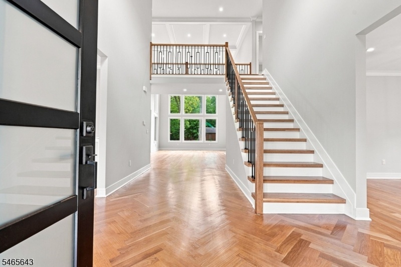 Foyer Herringbone White Oak