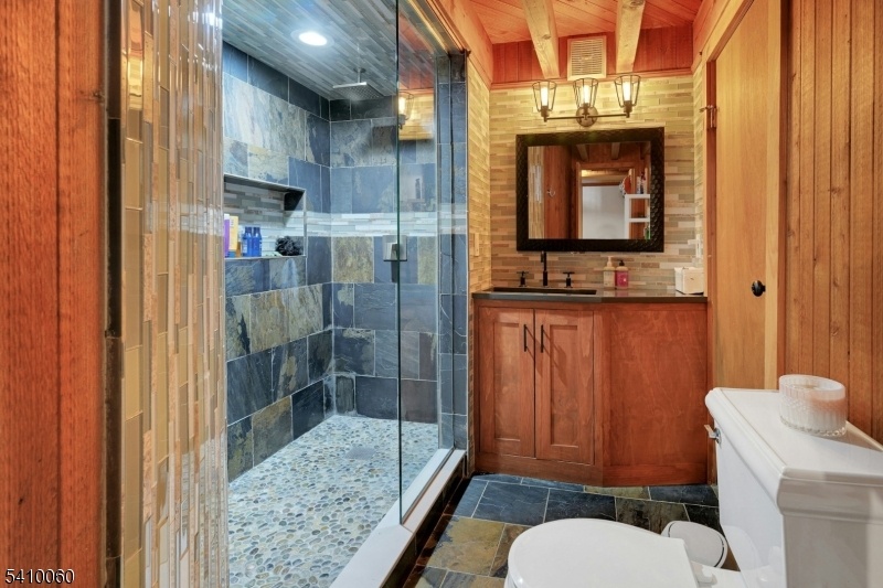 Downstairs Full Bath