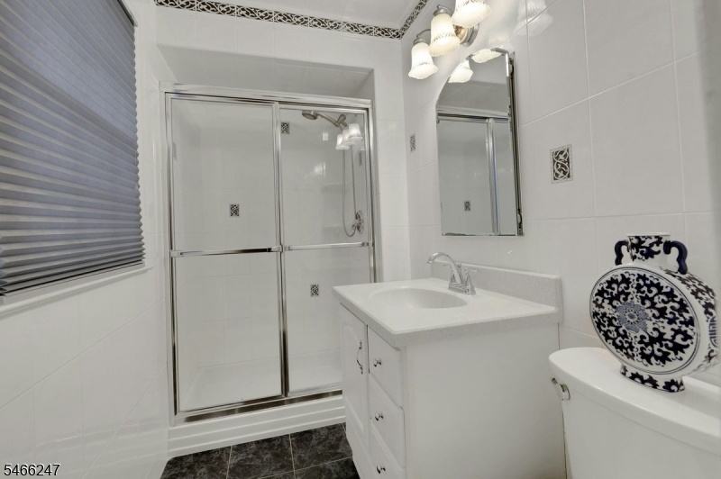 Primary Full Bathroom
